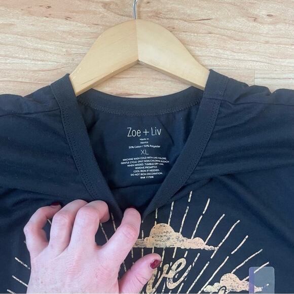 Zoe + Liv Black and Gold Mojave Short Sleeve Cotton Tee in Woman’s Size XL - Picture 4 of 5